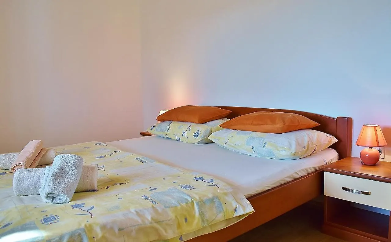 Feniks Apartmani Lopar