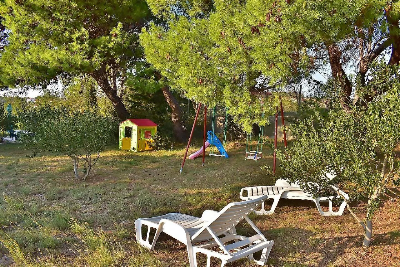 Feniks Apartmani Lopar Apartment