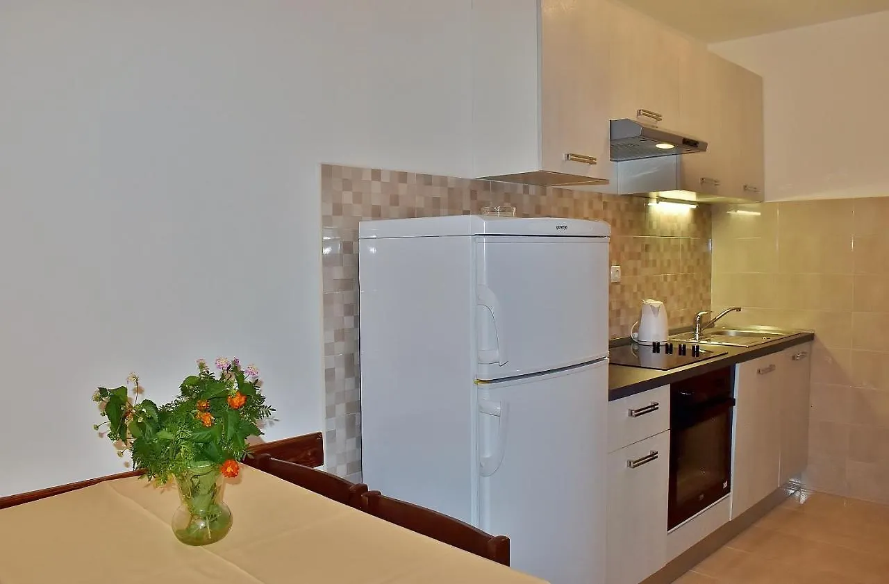 Feniks Apartmani Lopar Apartman