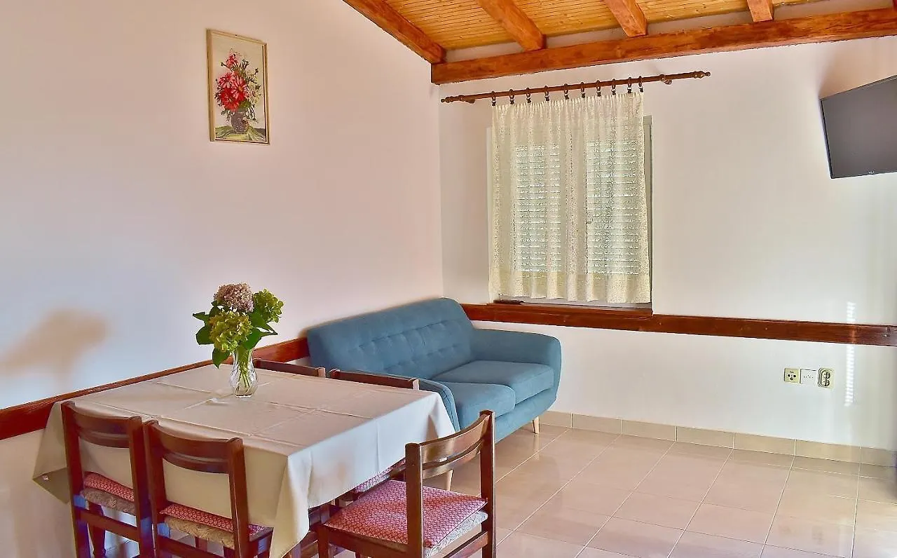 Feniks Apartmani Lopar Apartman