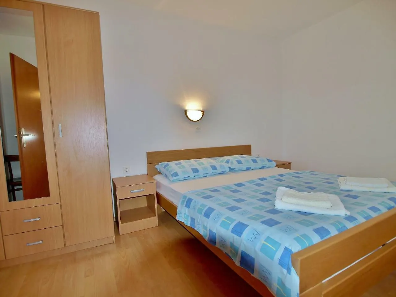 Apartment Feniks Apartmani Lopar